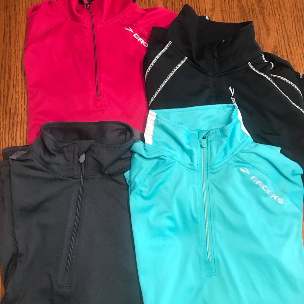 Lot of 4 Brooks 1/4 zip, M